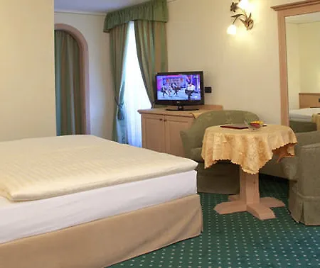 Hotel Ristorante Cassana 3* 리비뇨