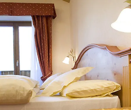 호텔 Hotel Ristorante Cassana 리비뇨