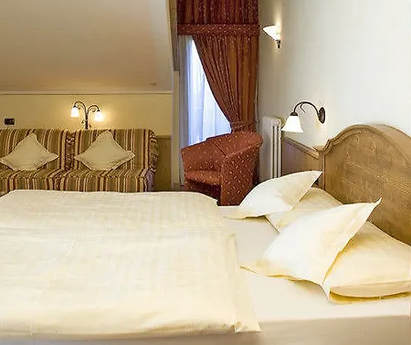호텔 Hotel Ristorante Cassana