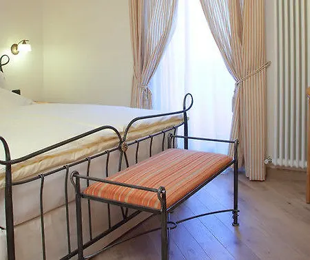 호텔 Hotel Ristorante Cassana 3*