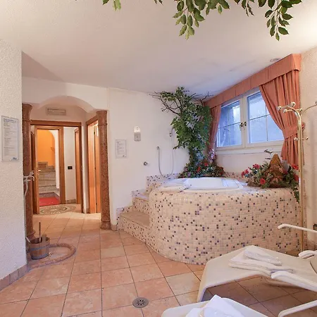Hotel Ristorante Cassana 3* 리비뇨