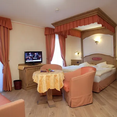 Hotel Ristorante Cassana 호텔 3*