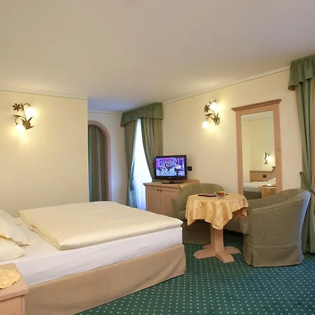 호텔 Hotel Ristorante Cassana 3*