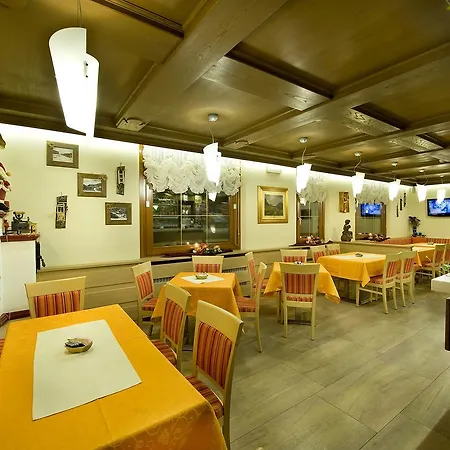 호텔 Hotel Ristorante Cassana 3*