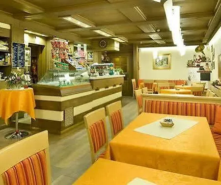 Hotel Ristorante Cassana 3* 리비뇨