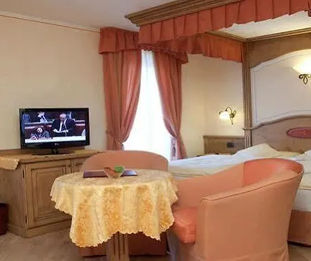 호텔 Hotel Ristorante Cassana 3*